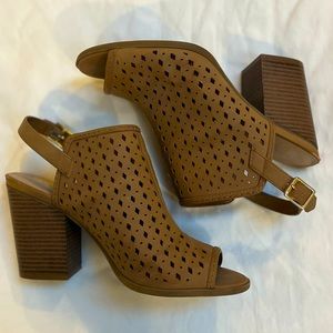 VGUC Francesca’s Collections Peep Toe Brown Leather Heeled Sandals